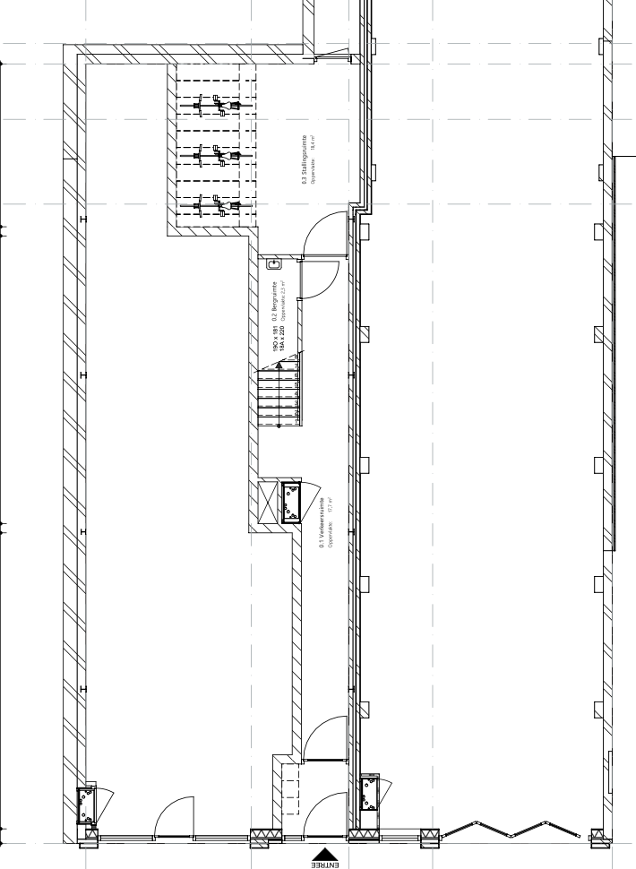 Plattegrond begane grond met winkels en trapopgang